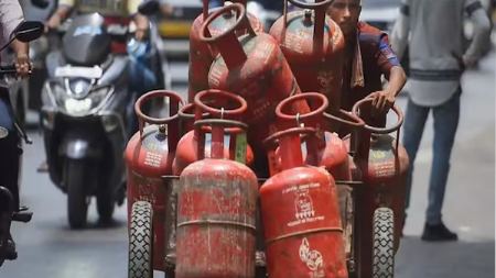 दिवाळी निमित्त सिलेंडरच्या किमतींचं नवं गणित!