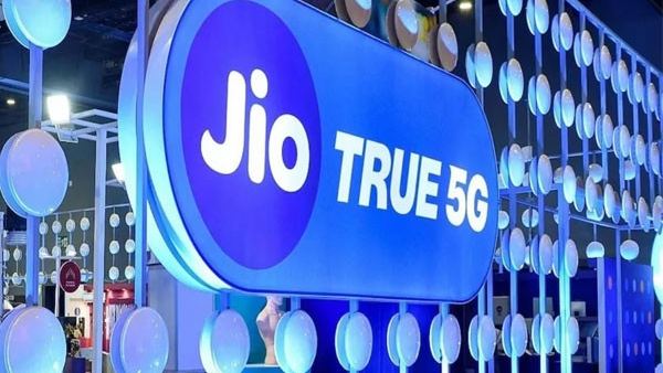 जिओचे 5G ग्राहक 30 कोटींच्या पार; वर्षभरात 6.6 कोटी ग्राहकांची भर