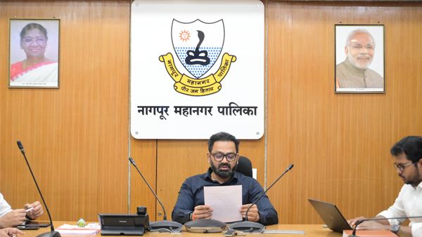 शहरातील सर्व वॉशिंग सेंटर अन् जलतरण तलावांच्या तपासणीचे आयुक्तांनी दिले निर्देश