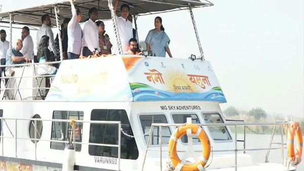 यमुनेत क्रूझ सफारीचा नवा अध्याय!