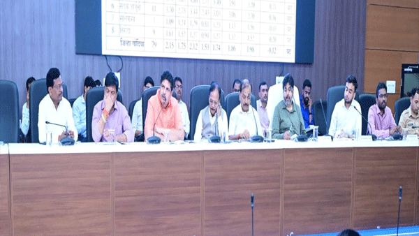 पाण्याचे पुढील आठ महिन्यांचे नियोजन करा