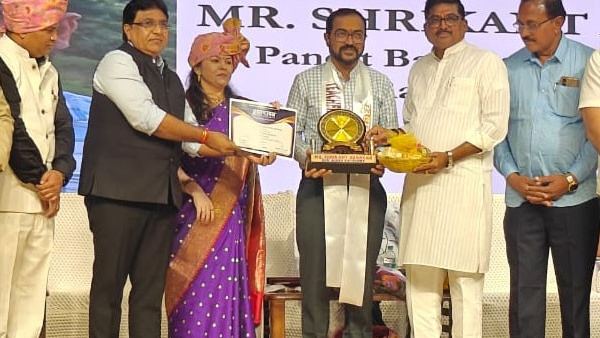 श्रीकांत आगरकर यांचा दुहेरी सन्मान
