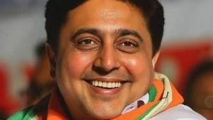 अभिजित वंजारींचा विजय जवळपास निश्चित