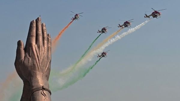 गंगेच्या तीरावर लढाऊ विमानांची गर्जना!