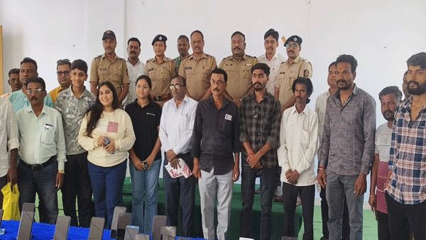 २० लाखांचे ५० मोबाईल शोधून मूळ मालकांना परत
