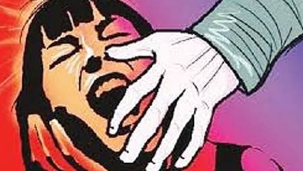 अल्पवयीन मुलीवर अत्याचार
