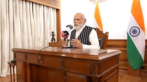 ‘व्होकल फॉर लोकल’चा जागतिक डंका! मोदींचे ‘मन की बात’मधून आवाहन